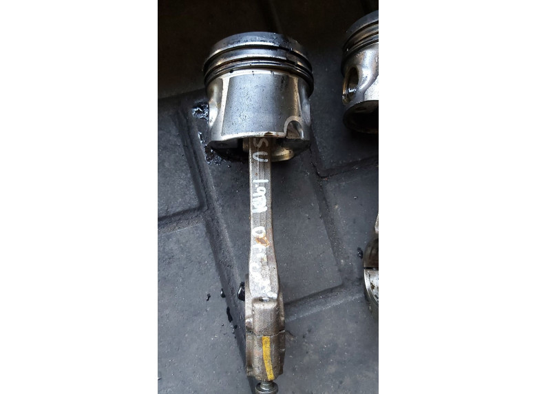 Шатун к Volkswagen Caddy, 2008г.