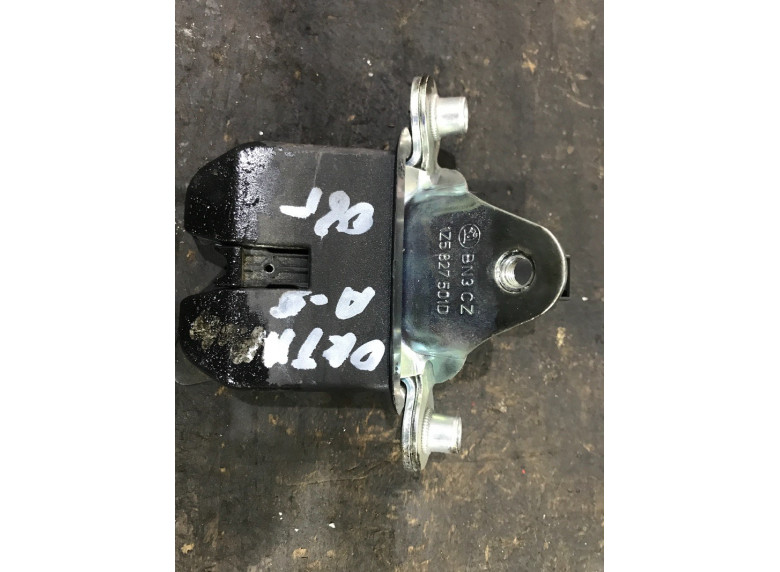 Замок багажника к Skoda Octavia