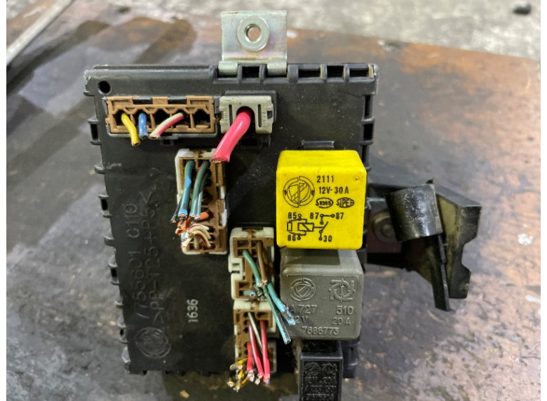 Блок предохранителей к Блок предохранителей к Fiat Punto undefined г. Punto