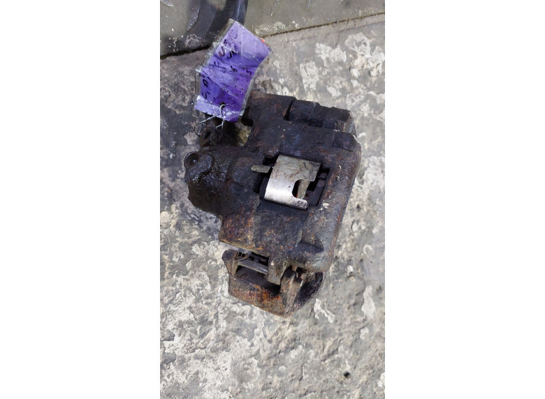 Суппорт передний левый к Fiat Punto