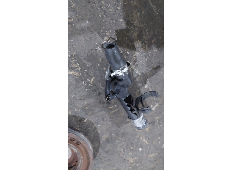 Фланец (тройник) системы охлаждения к Renault Megane, 2004г.