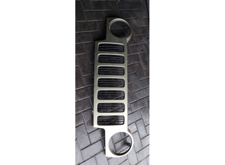 Решетка радиатора к Jeep Liberty