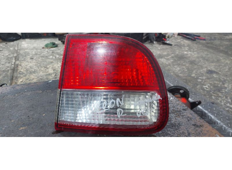 Фонарь крышки багажника правый к Seat Leon