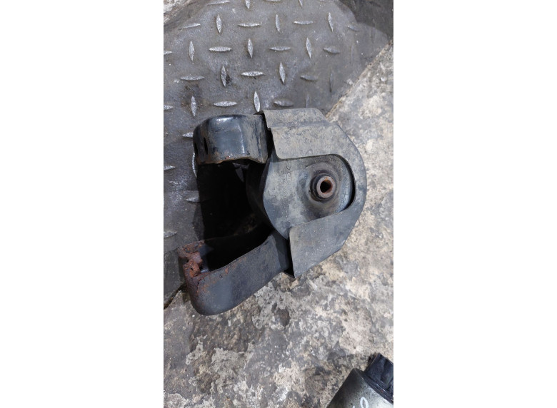 Подушка крепления КПП к Подушка крепления КПП к Kia Carens undefined г. Carens