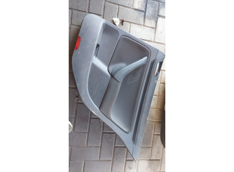 Обшивка двери задней правой (дверная карта) к Volkswagen Jetta, 2007г.