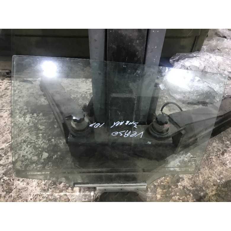 Стекло двери задней левой к Toyota Avensis Verso