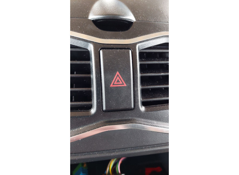 Кнопка аварийной сигнализации к Lada Granta, 2019г.