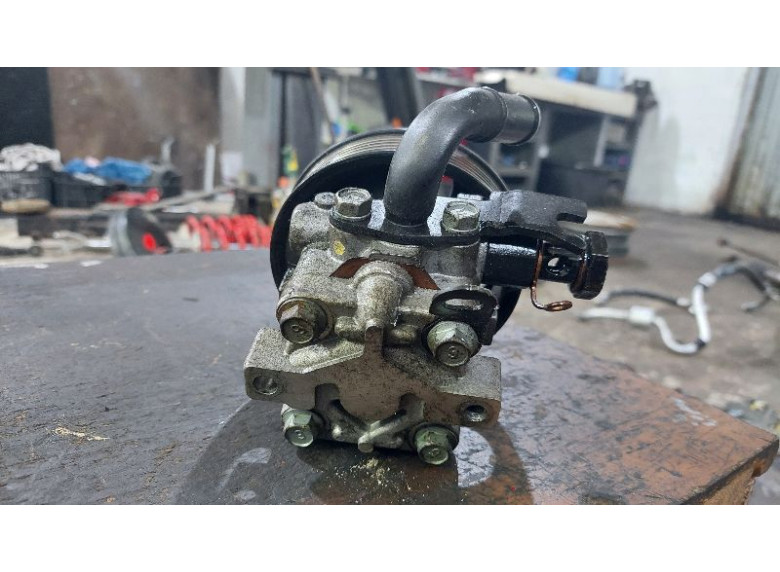 Насос гидроусилителя руля к Kia Carens, 2006г.