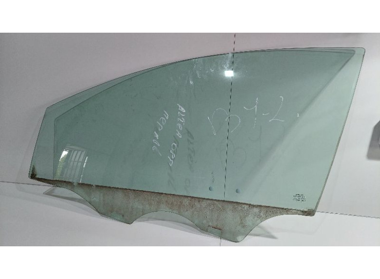 Стекло двери передней левой к Seat Altea, 2008г.