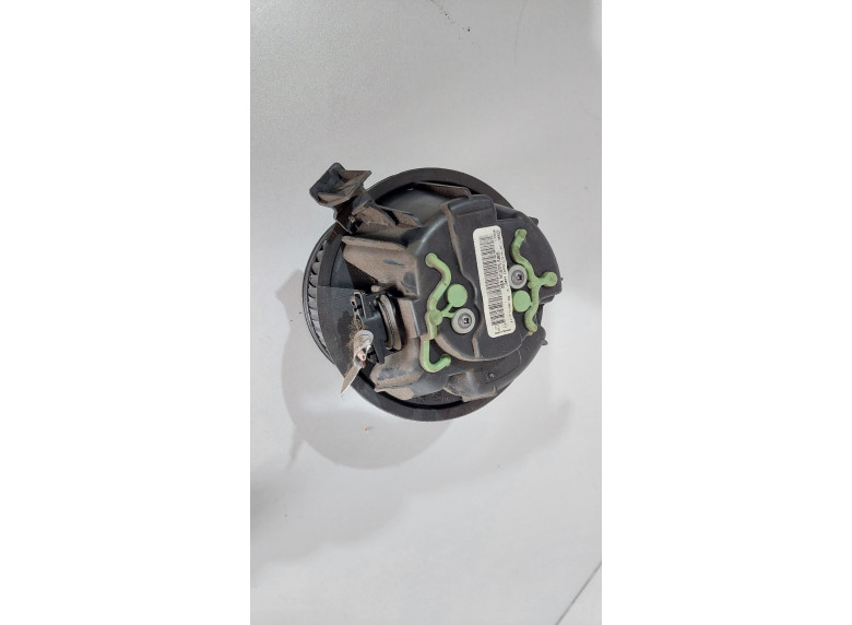 Моторчик печки к Renault Logan, 2010г.