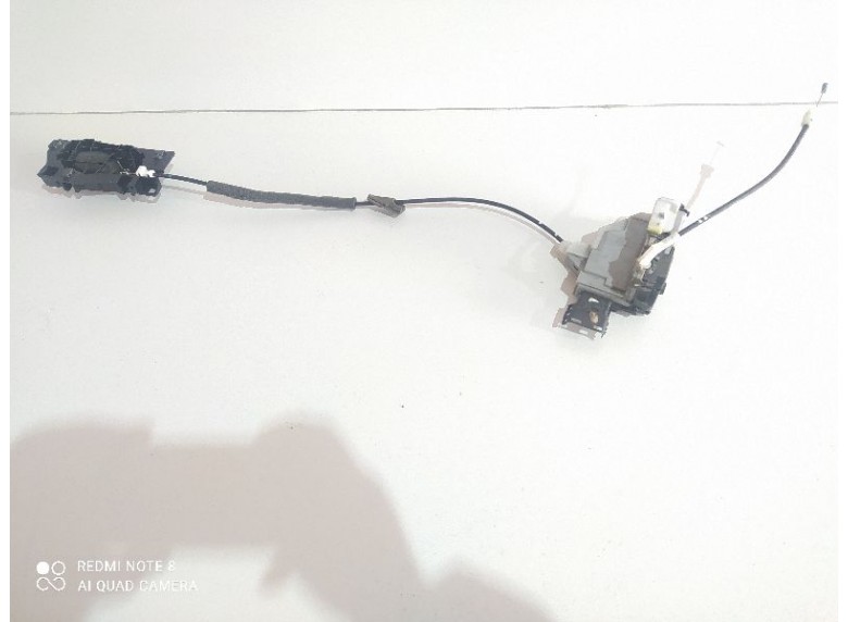 Замок двери задней левой к Peugeot 5008