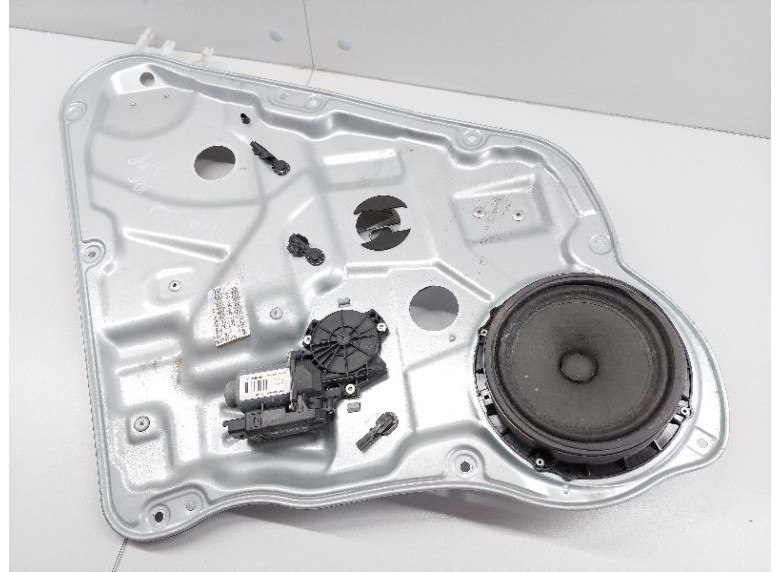 Стеклоподъемник электрический задний правый к Kia Ceed, 2010г.