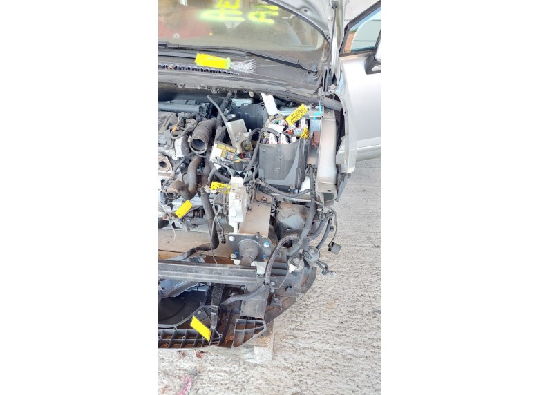 Четверть передняя левая к Peugeot 5008