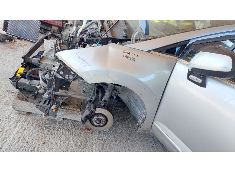 Четверть передняя левая к Четверть передняя левая к Peugeot 5008 undefined г. 5008
