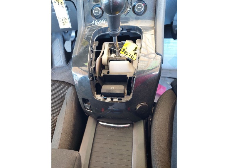 Консоль салона (кулисная часть) к Peugeot 5008