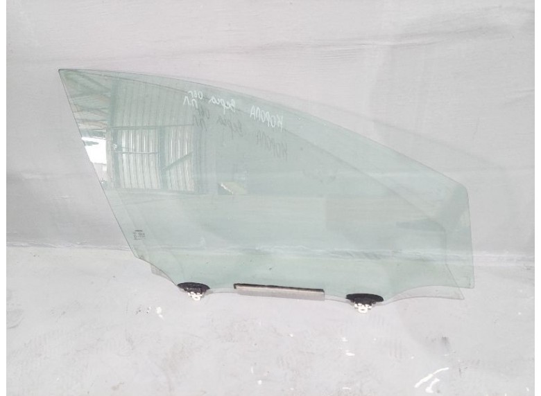 Стекло двери передней правой к Toyota Corolla Verso