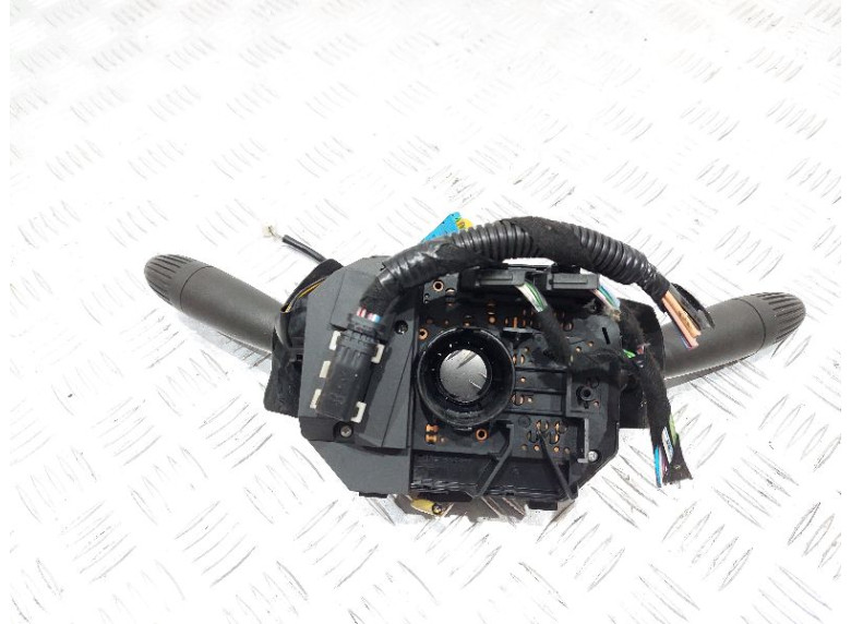 Переключатель подрулевой (стрекоза) к Переключатель подрулевой (стрекоза) к Fiat Punto undefined г. Punto