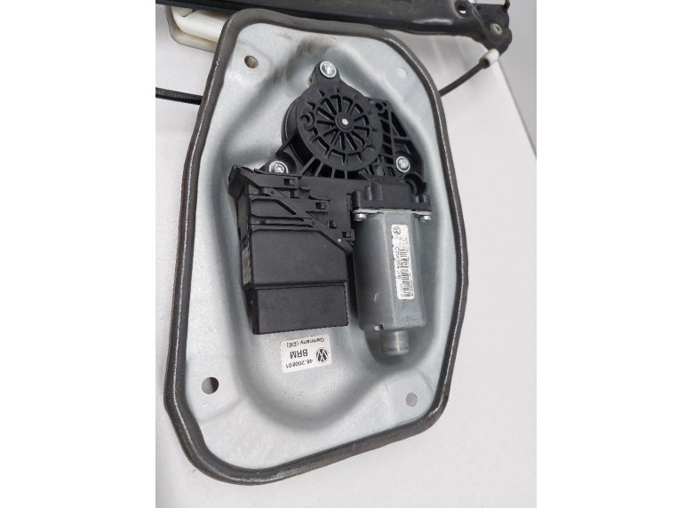 Стеклоподъемник электрический задний правый к Volkswagen Golf Plus, 2006г.