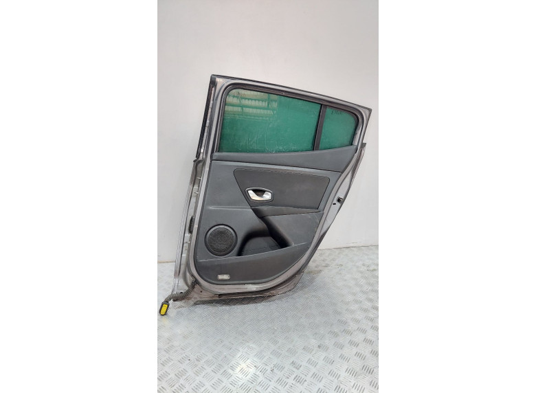 Дверь задняя правая к Renault Megane, 2009г.