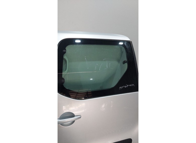 Стекло двери сдвижной к Peugeot Partner