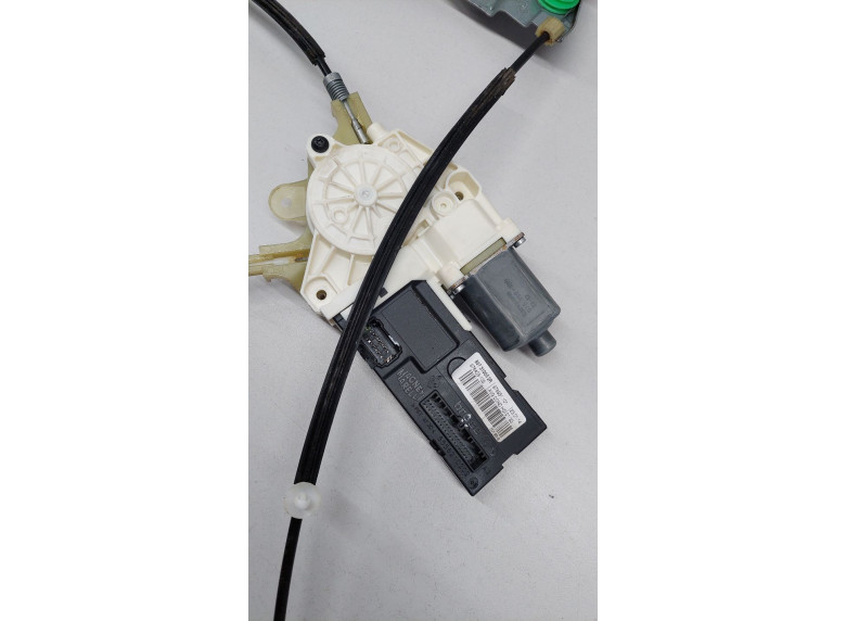 Стеклоподъемник электрический передний левый к Renault Laguna, 2014г.