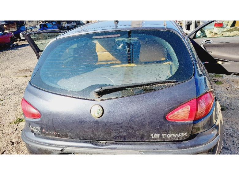 Крышка багажника (дверь 3-5) к Alfa Romeo 147, 2000г.