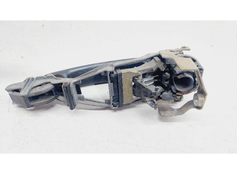 Ручка наружная передняя правая к Volkswagen Passat, 2001г.