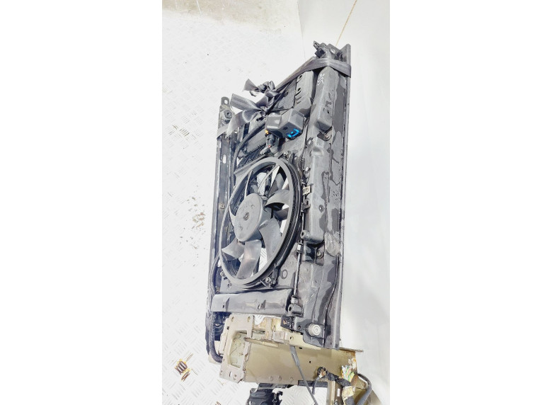 Передняя панель крепления облицовки (телевизор) к Citroen DS4, 2011г.