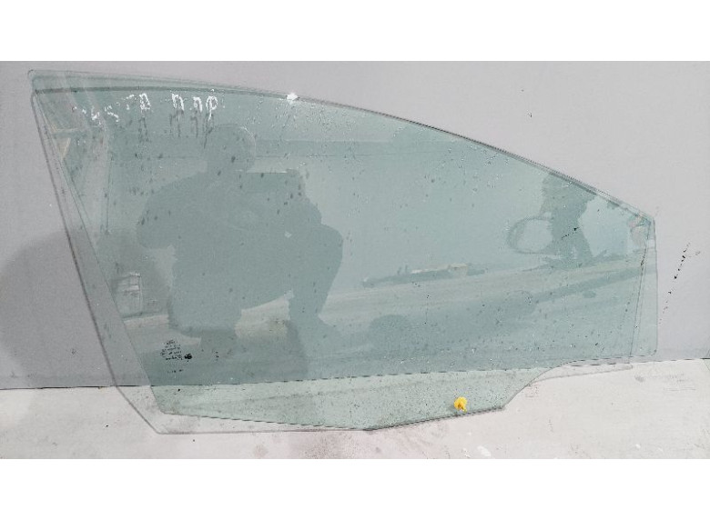Стекло двери передней правой к Ford Fiesta, 2010г.