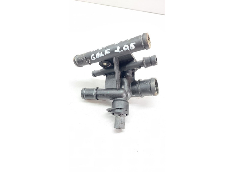 Фланец (тройник) системы охлаждения к Volkswagen Golf GTI, 2007г.