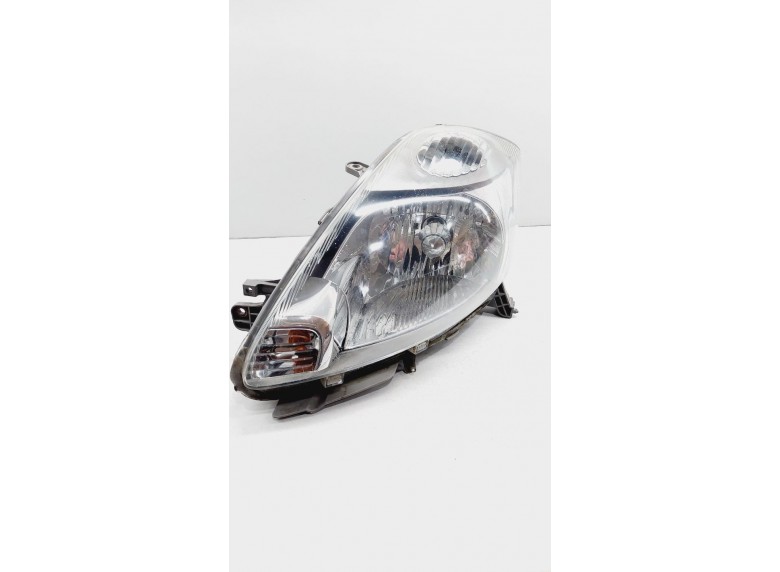 Фара левая к Toyota Passo