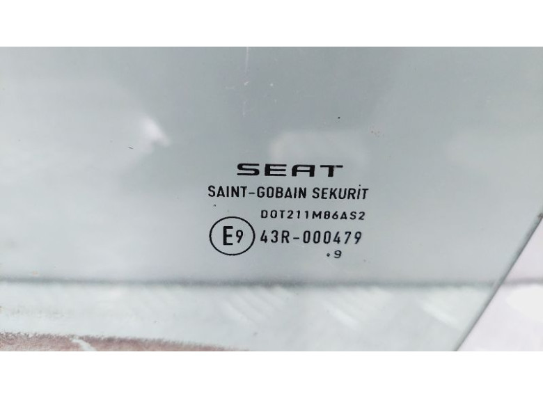 Стекло двери передней левой к Seat Altea, 2009г.