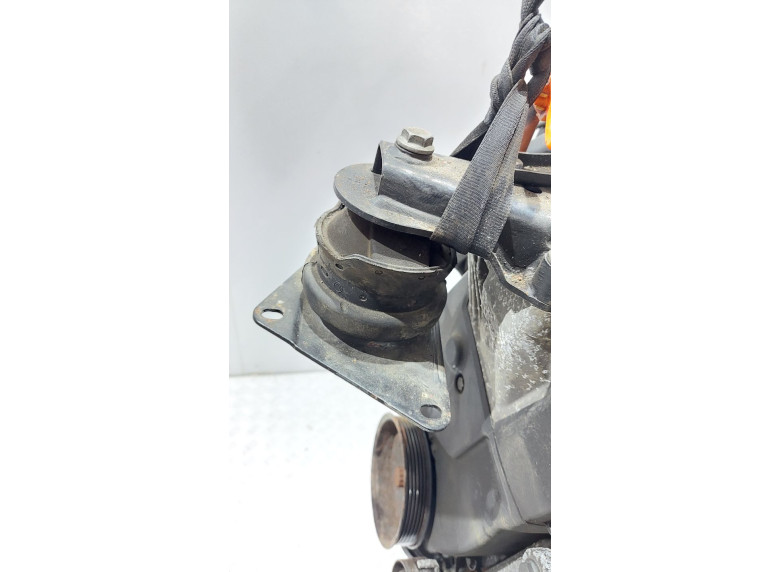 Подушка крепления двигателя к Volkswagen Polo, 1996г.