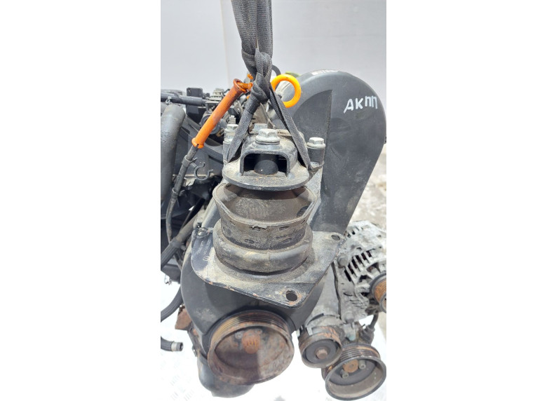 Подушка крепления двигателя к Volkswagen Polo, 1996г.