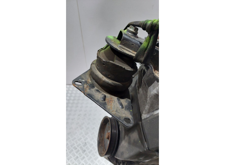 Подушка крепления двигателя к Volkswagen Polo, 2001г.