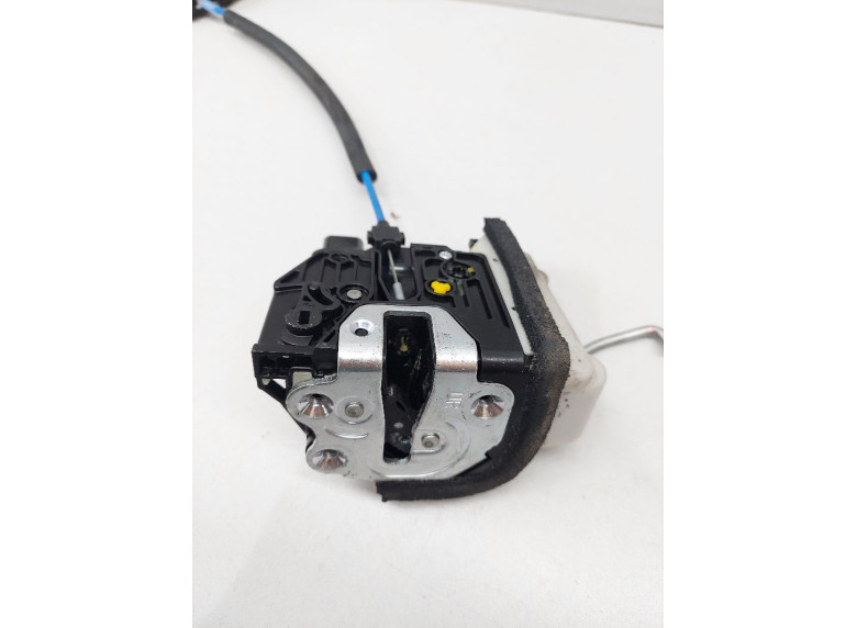 Замок двери задней правой к Kia Rio, 2011г.