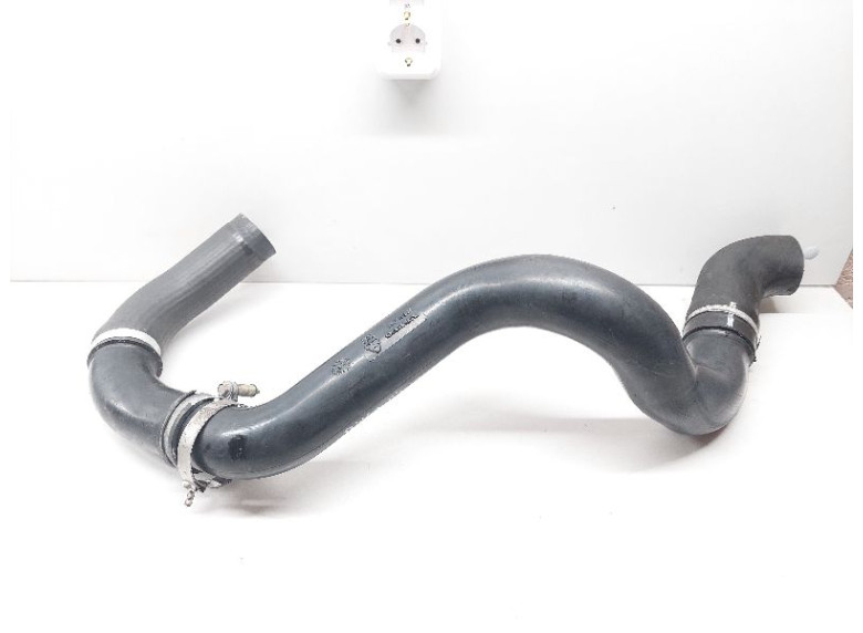 Патрубок интеркулера к Volvo V40, 1998г.