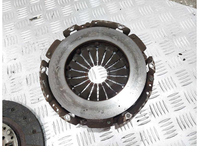 Комплект сцепления к Renault Megane, 2001г.