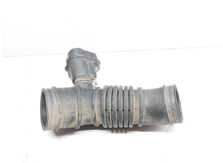 Патрубок воздушного фильтра к Mitsubishi Pajero Pinin