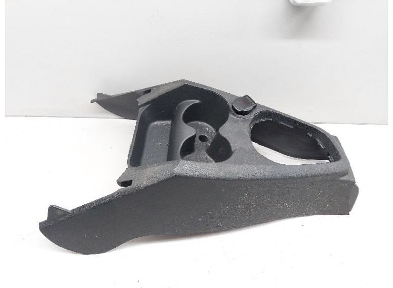 Консоль салона (кулисная часть) к Renault Sandero Stepway, 2019г.