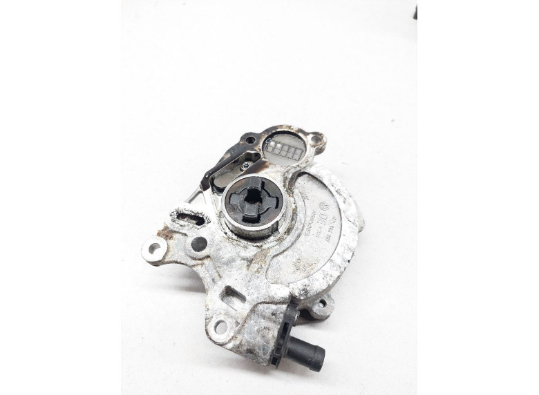 Насос вакуумный к Volkswagen Golf, 2009г.