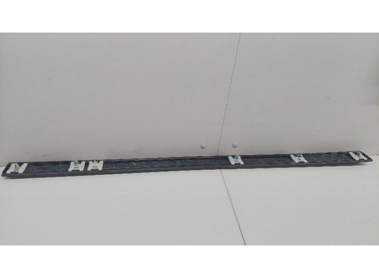 Молдинг двери передней правой к Volkswagen Golf, 1993г.