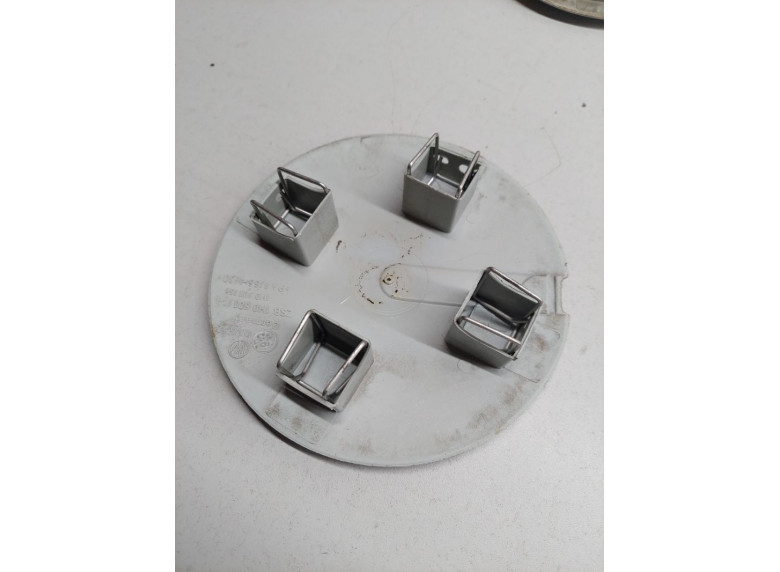 Колпак колесный к Volkswagen Golf, 1993г.