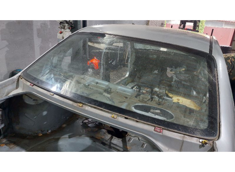 Стекло заднее к Hyundai Sonata, 2003г.