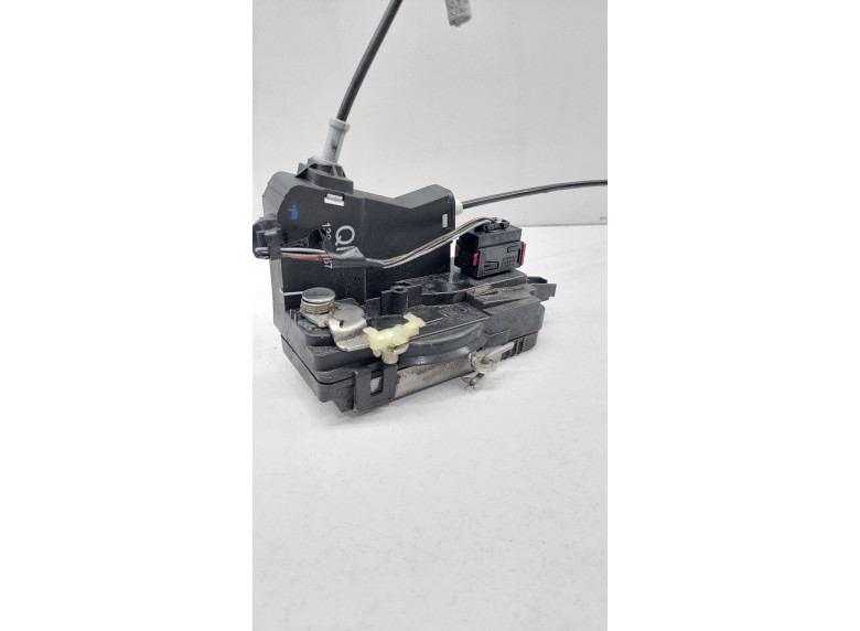 Замок двери передней левой к Opel Vectra, 2004г.