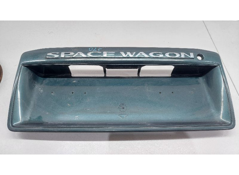 Бленда к Mitsubishi Space Wagon, 1998г.