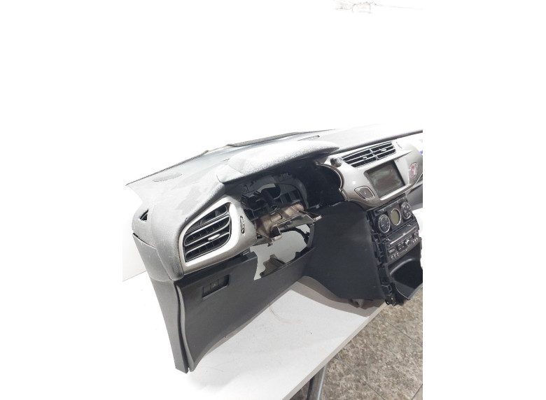 Панель передняя салона (торпедо) к Citroen C3, 2010г.