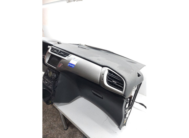Панель передняя салона (торпедо) к Citroen C3, 2010г.