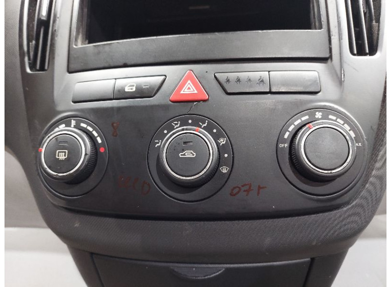 Блок управления печки/климат-контроля к Kia Ceed, 2007г.