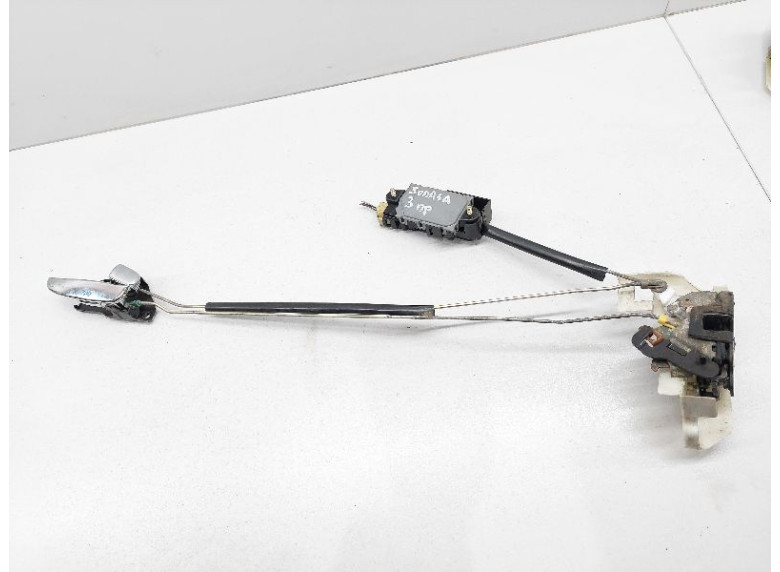 Замок двери задней правой к Hyundai Sonata, 2003г.